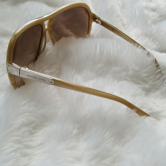 Michael Kors nude sunglasses - Picture 2 of 4